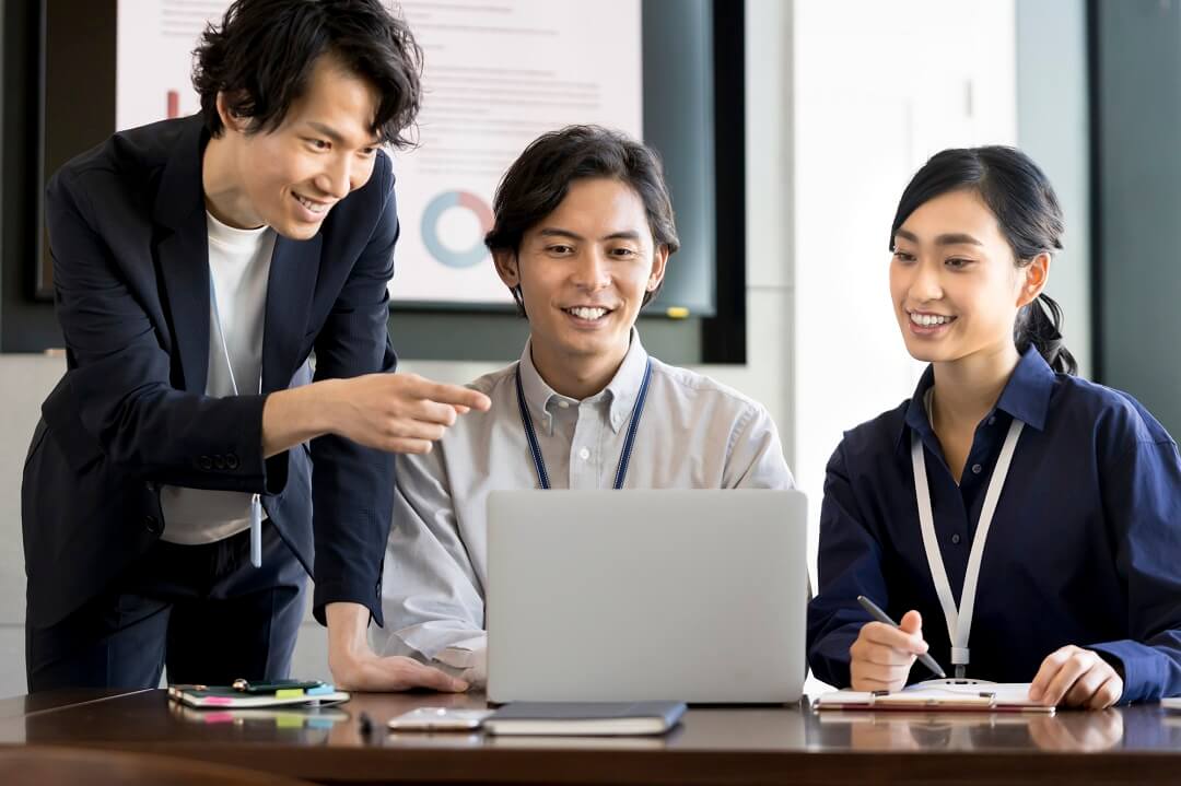 有給インターンは土日のみも可能!ポジションの特長とは?