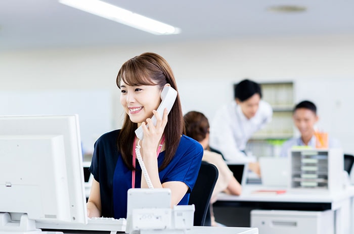 正直苦手…有給インターンって電話対応しないといけないの?