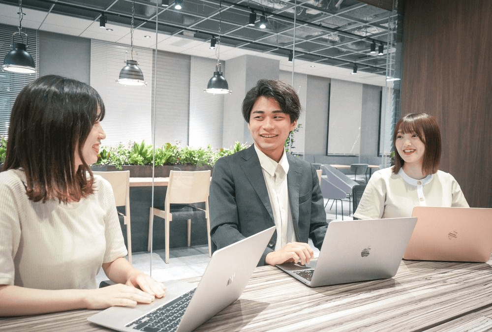 働きやすさ◉【週2〜土日OK】未経験から学ぶSNSマーケ長期インターン!